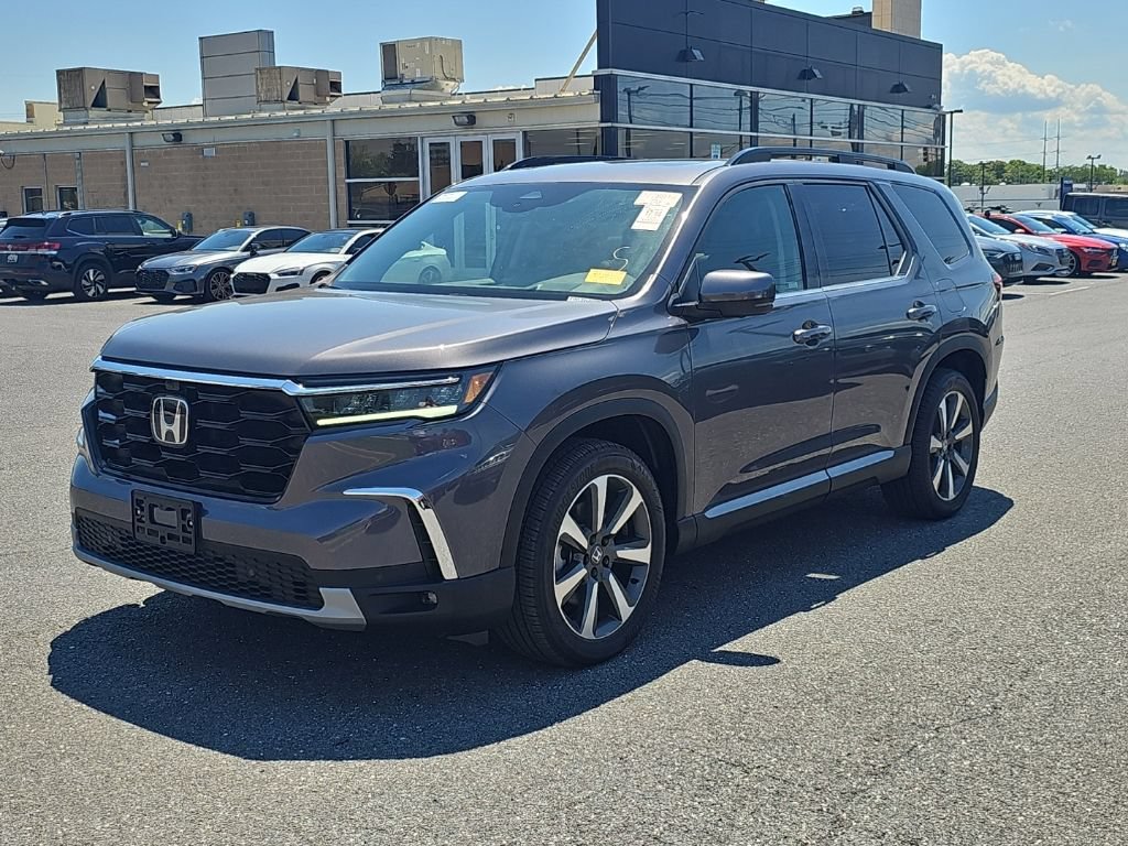 Used 2025 Honda Pilot Elite image 16