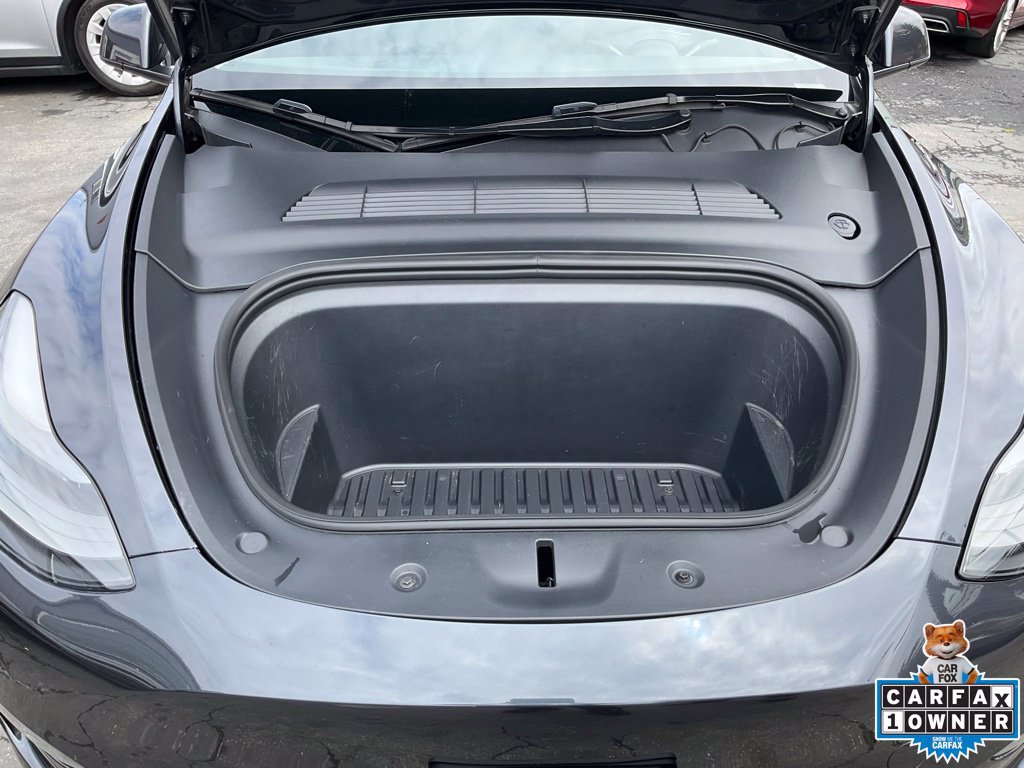 Used 2024 Tesla Model Y 2WD image 11