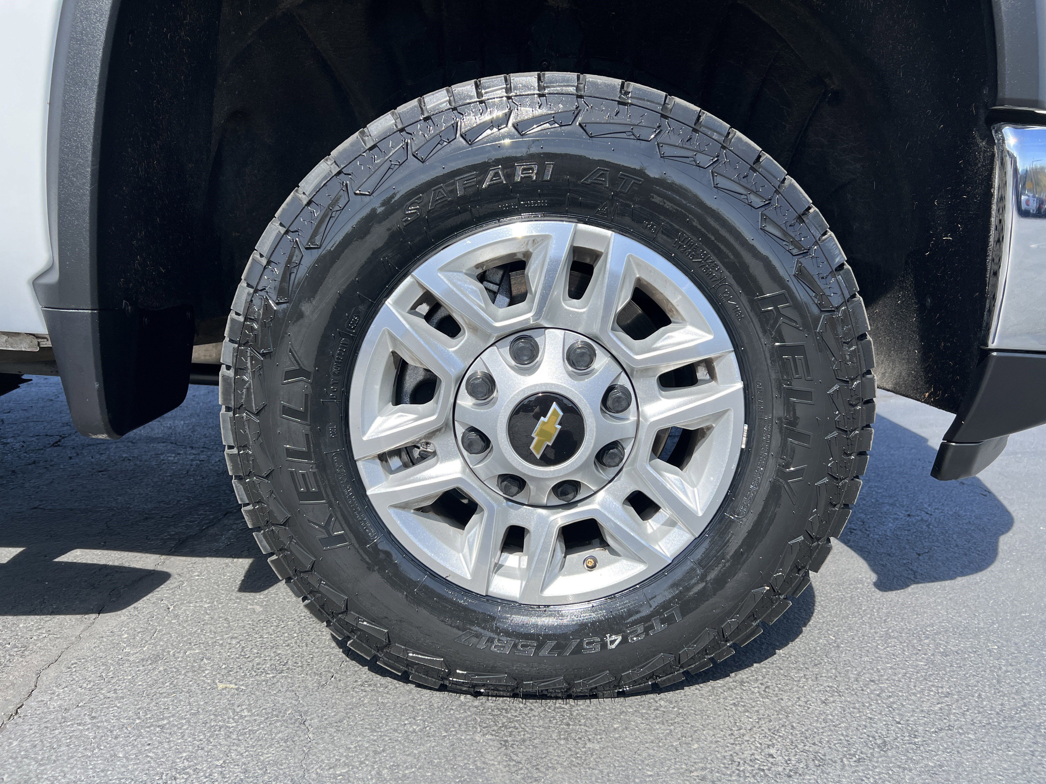 Used 2025 Chevrolet Silverado 2500 LT w/ Convenience Package AWD/4WD image 12
