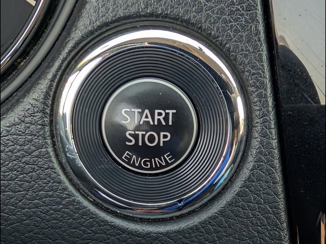 Used 2018 Nissan Rogue SV image 11