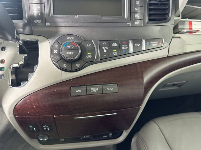 Used 2011 Toyota Sienna XLE image 23
