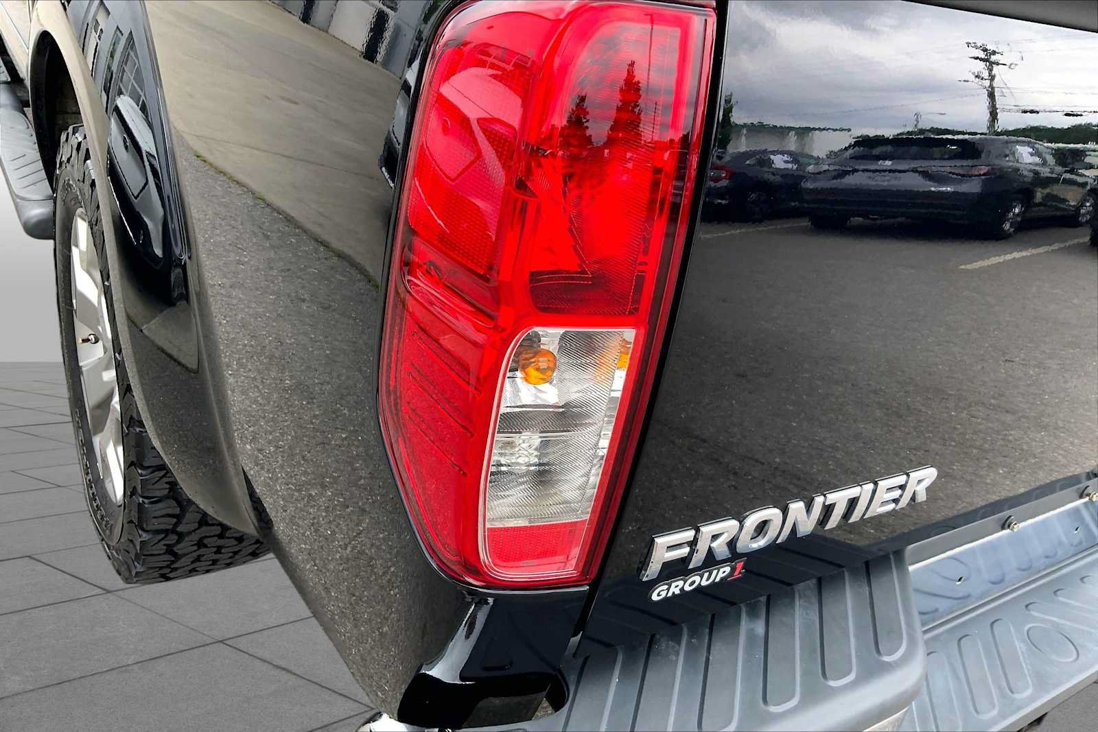 Used 2019 Nissan Frontier SL RWD image 28