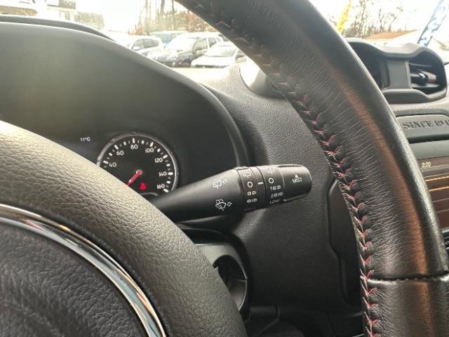 Used 2016 Jeep Renegade Trailhawk image 21