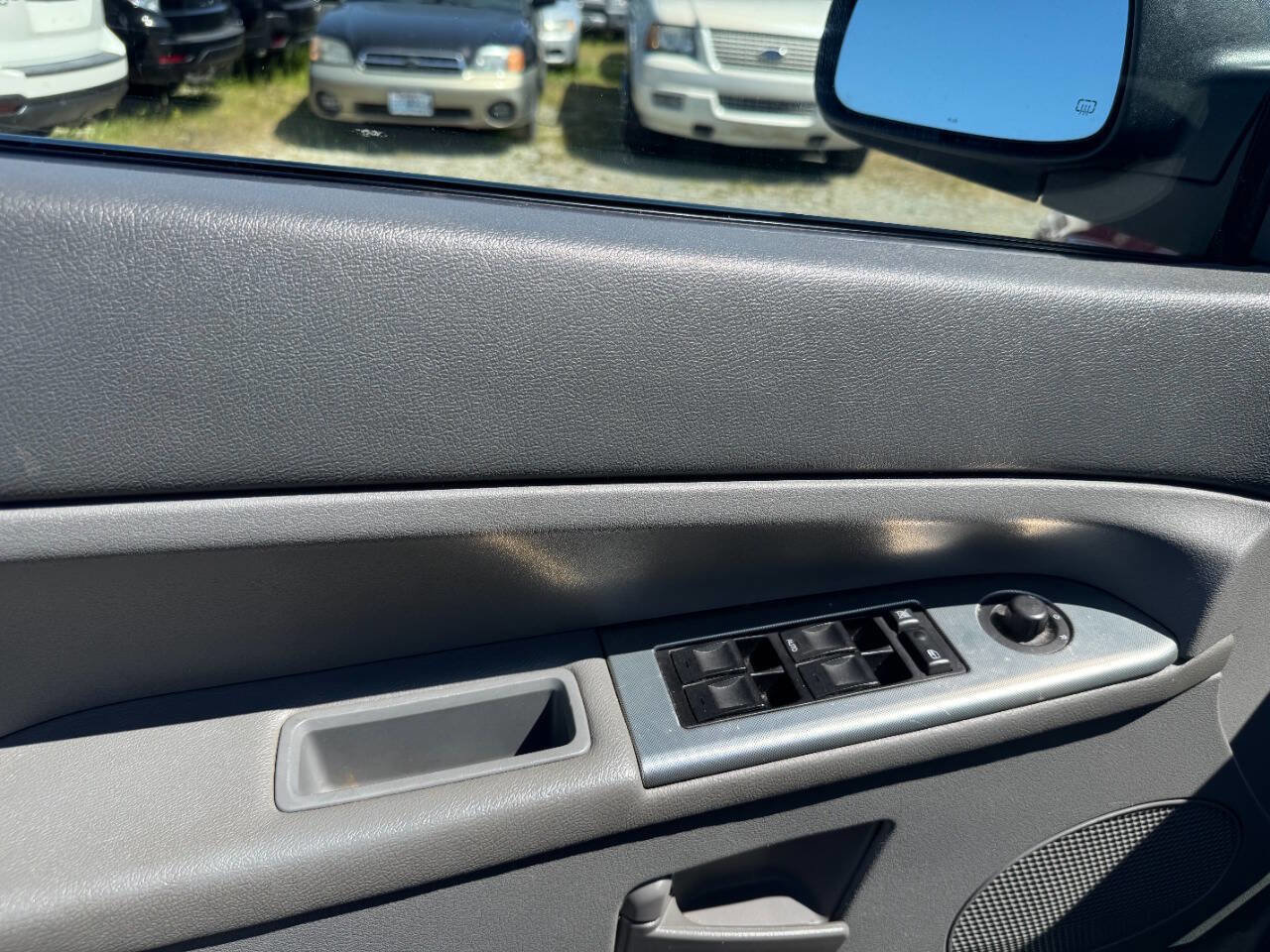 Used 2005 Jeep Grand Cherokee Laredo image 16