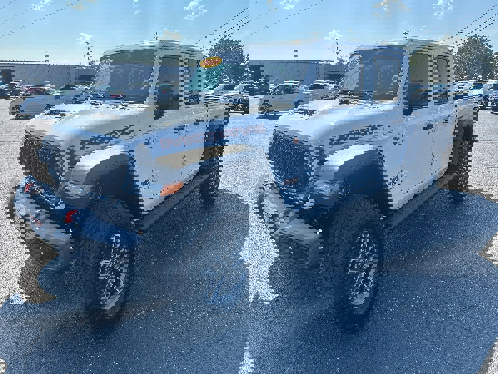 Used 2025 Jeep Gladiator Mojave w/ Convenience Group image 4