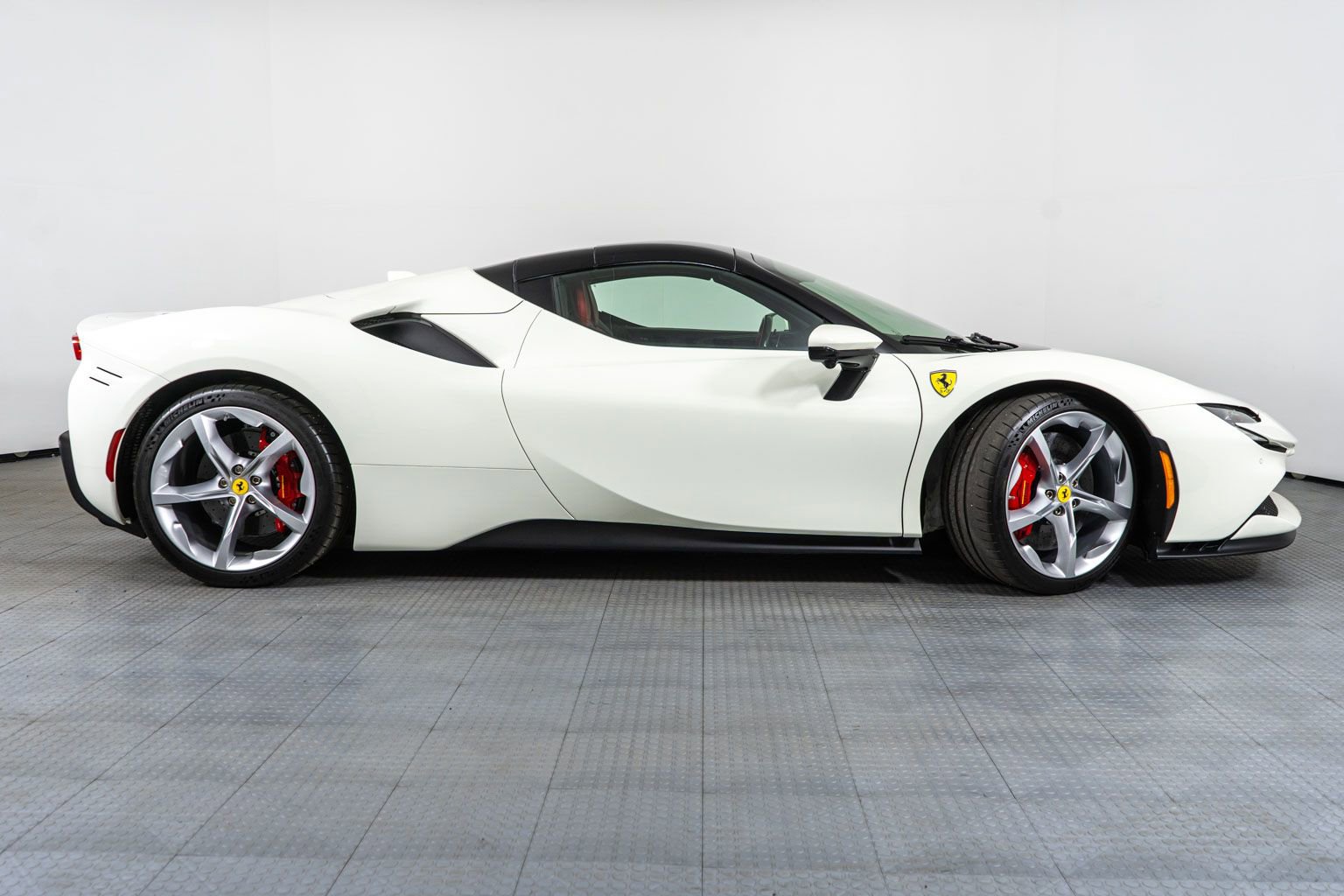 Certified 2025 Ferrari SF90 Spider image 38