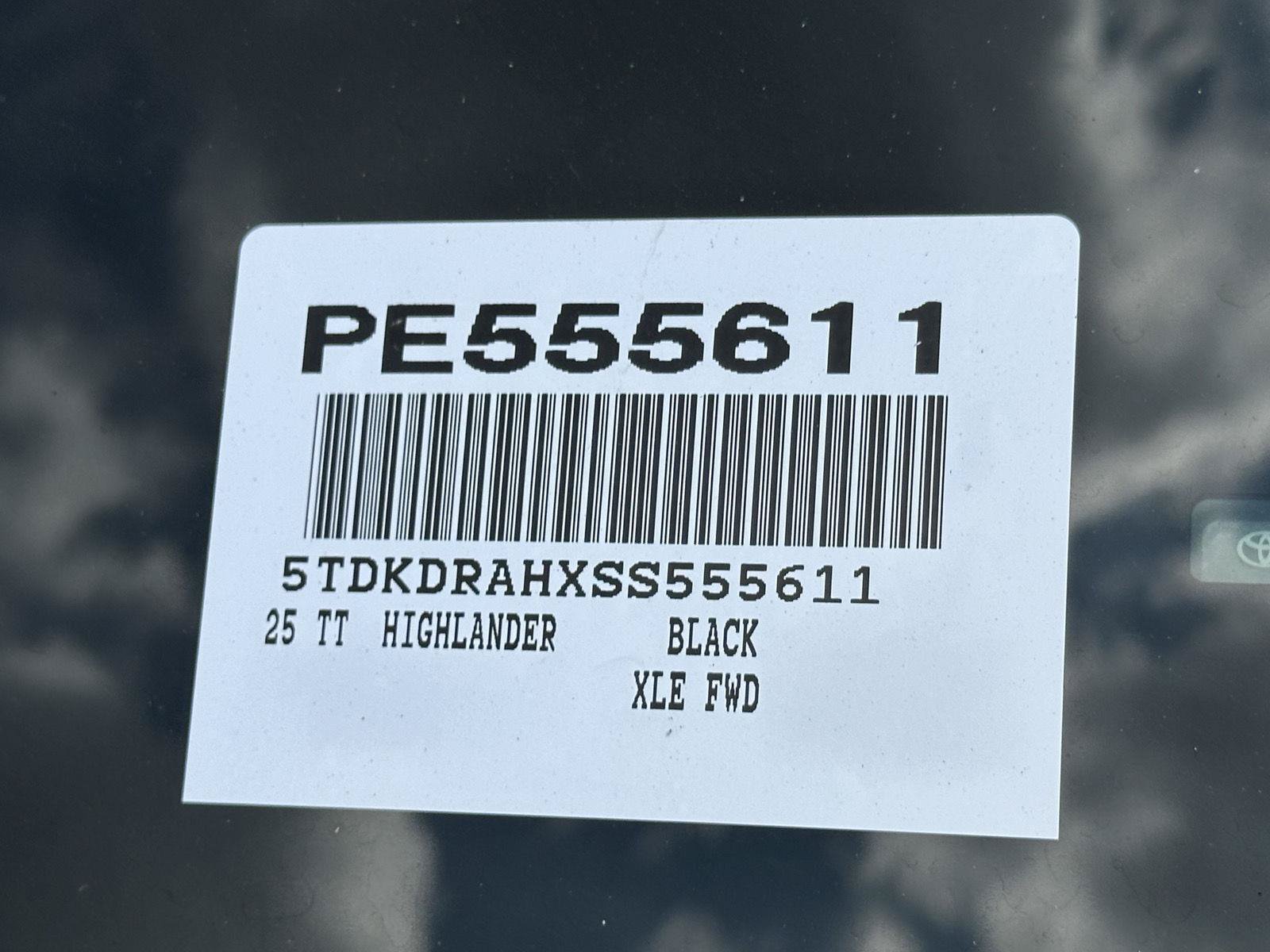 Used 2025 Toyota Highlander XLE FWD image 15