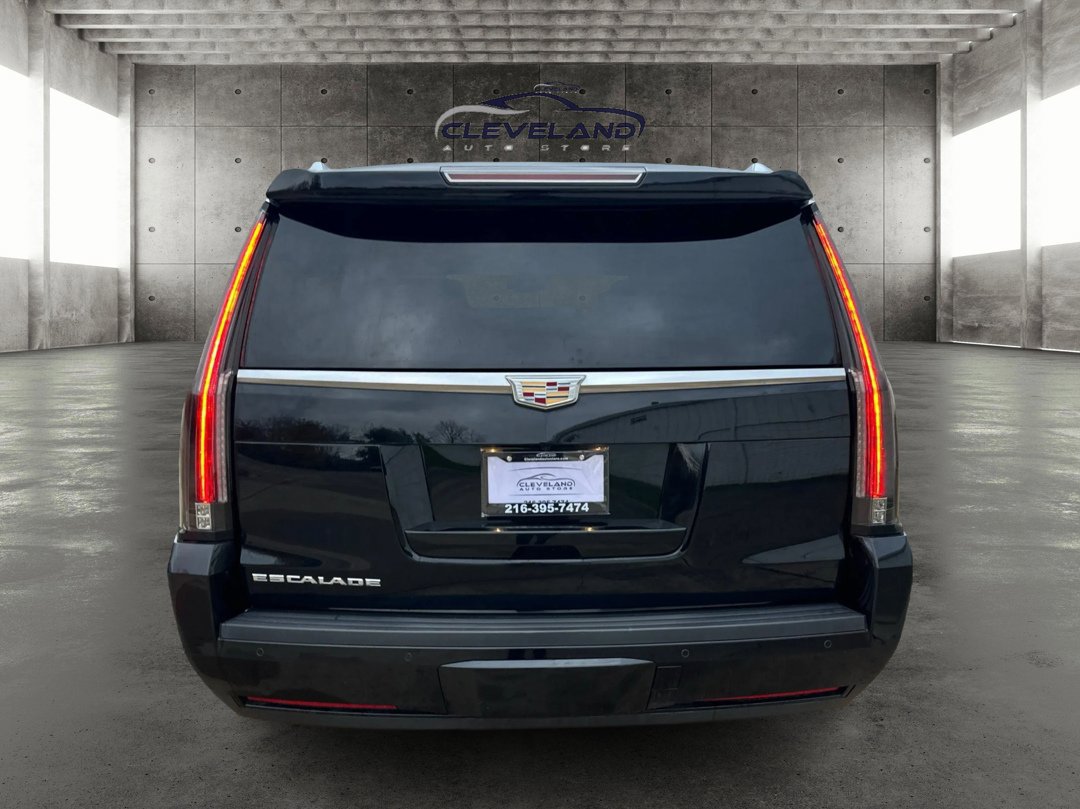 Used 2016 Cadillac Escalade ESV Luxury image 4