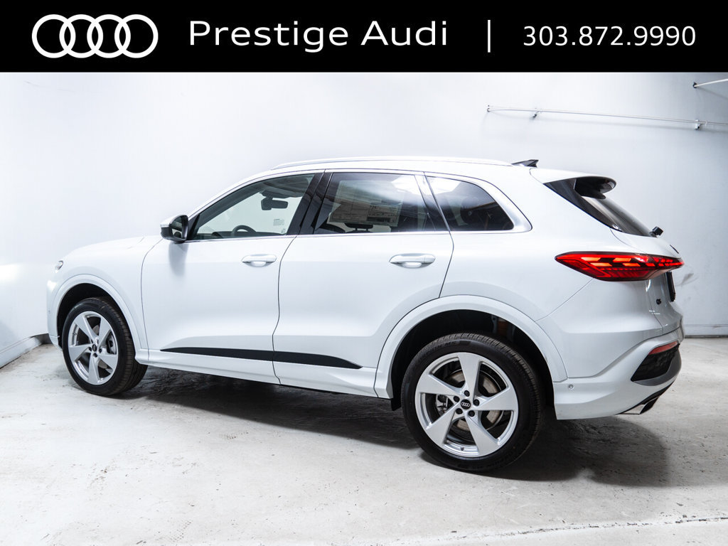 Used 2026 Audi Q5 Premium Plus w/ Premium Plus AWD/4WD image 3