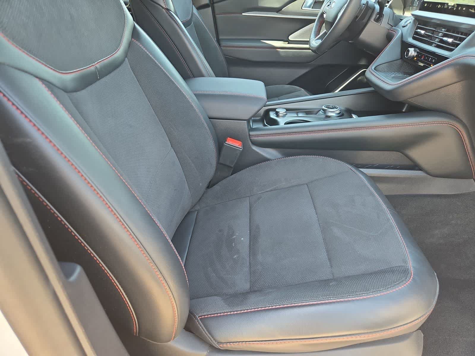 Used 2025 Ford Explorer ST AWD/4WD image 22
