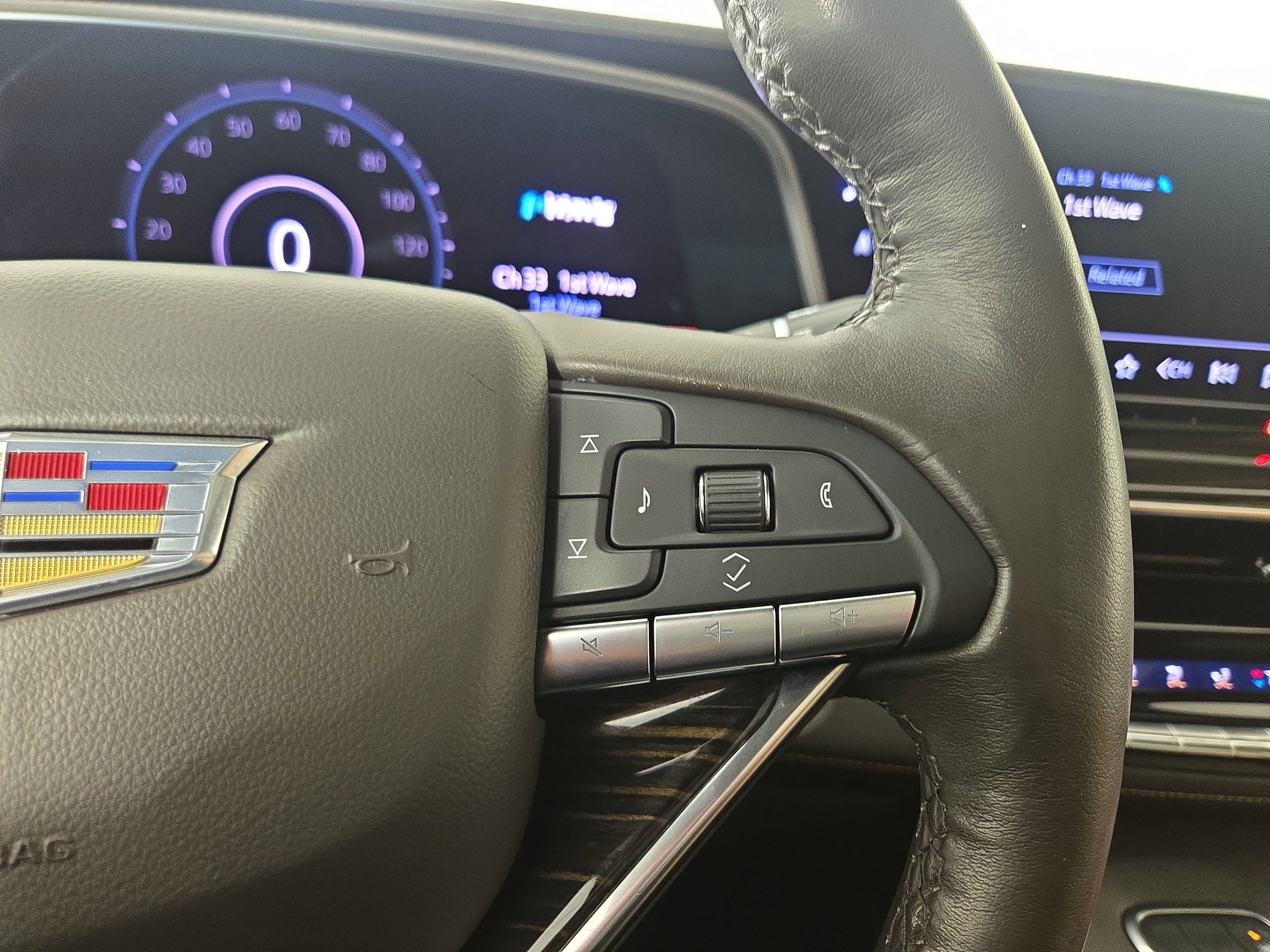 Certified 2022 Cadillac Escalade Sport w/ Touring Package image 17