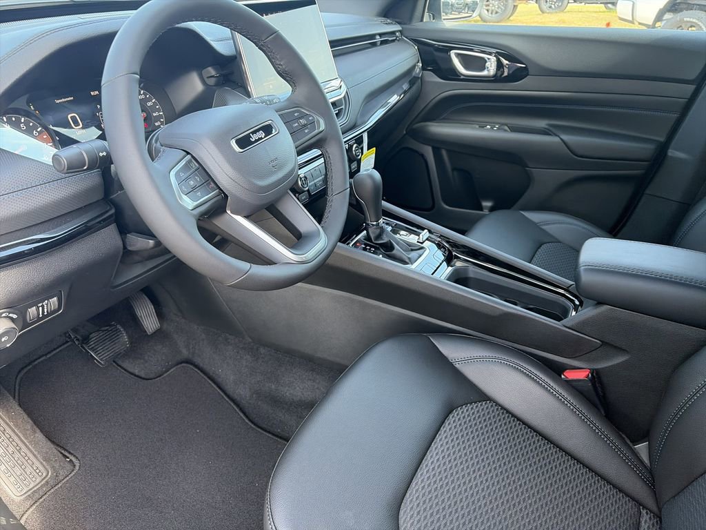 New 2026 Jeep Compass Latitude image 11