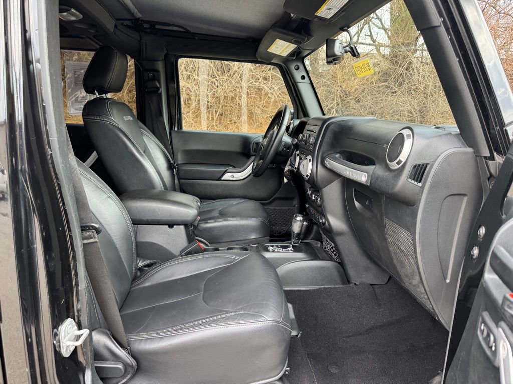 Used 2018 Jeep Wrangler Unlimited Sahara image 10