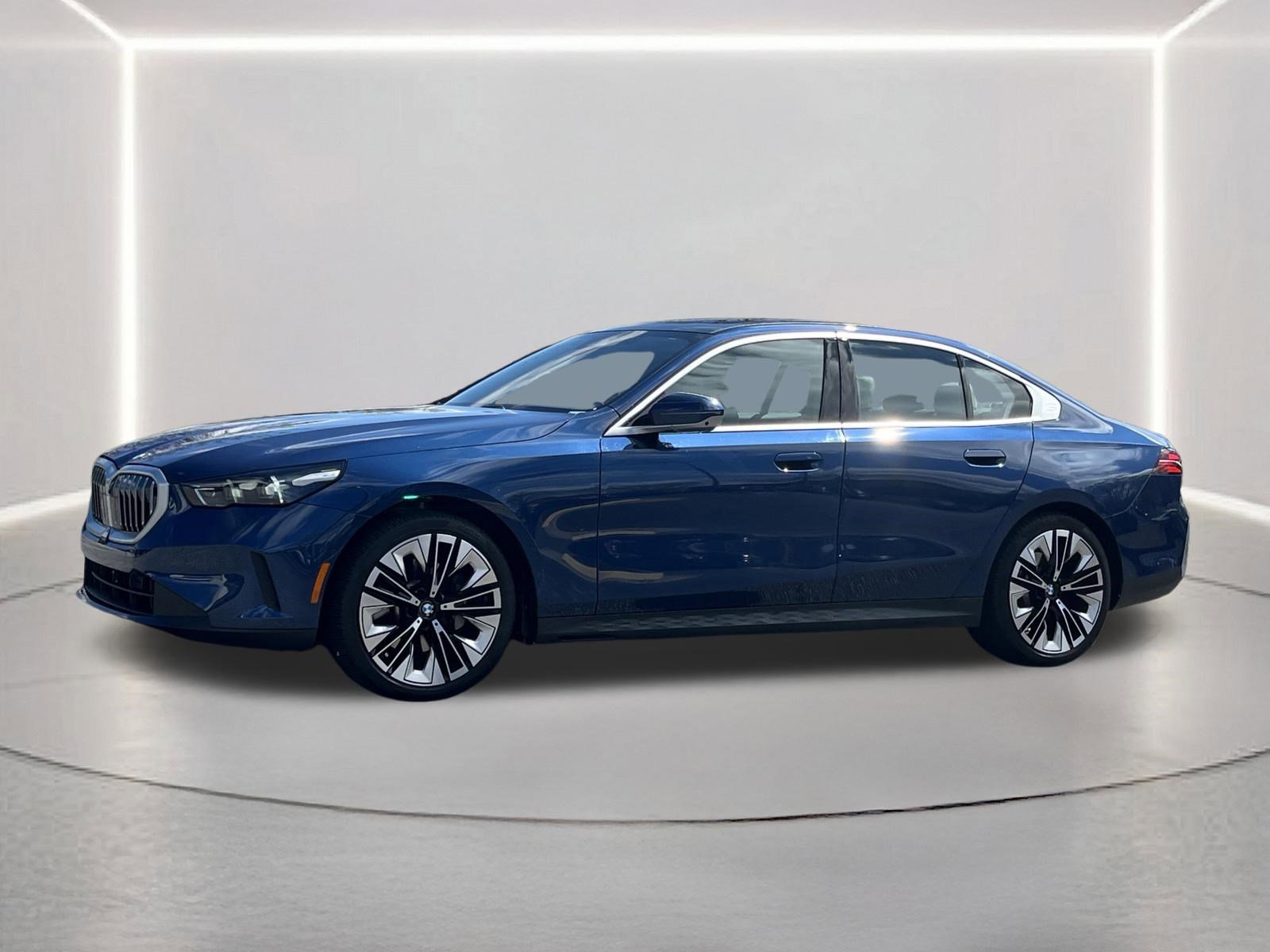 Used 2024 BMW 530i w/ Premium Package image 23