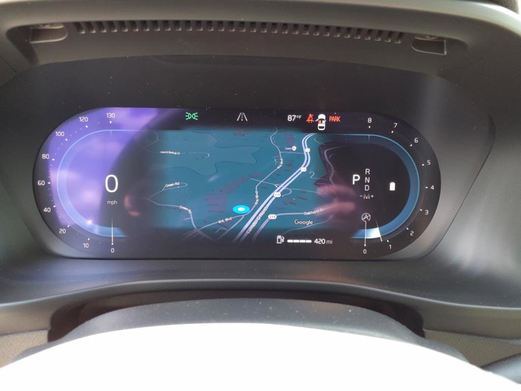 Certified 2025 Volvo XC40 B5 Ultra w/ Climate Package image 17