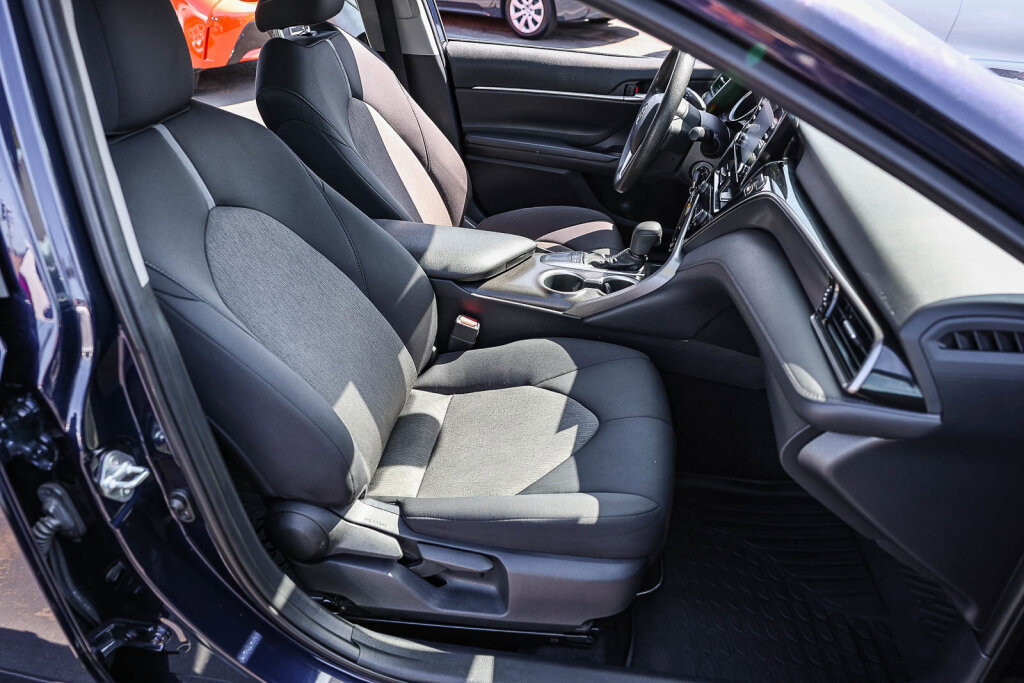 Certified 2022 Toyota Camry LE FWD image 6