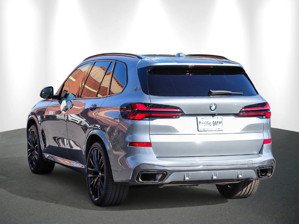 Certified 2024 BMW X5 sDrive40i w/ M Sport Package RWD image 4