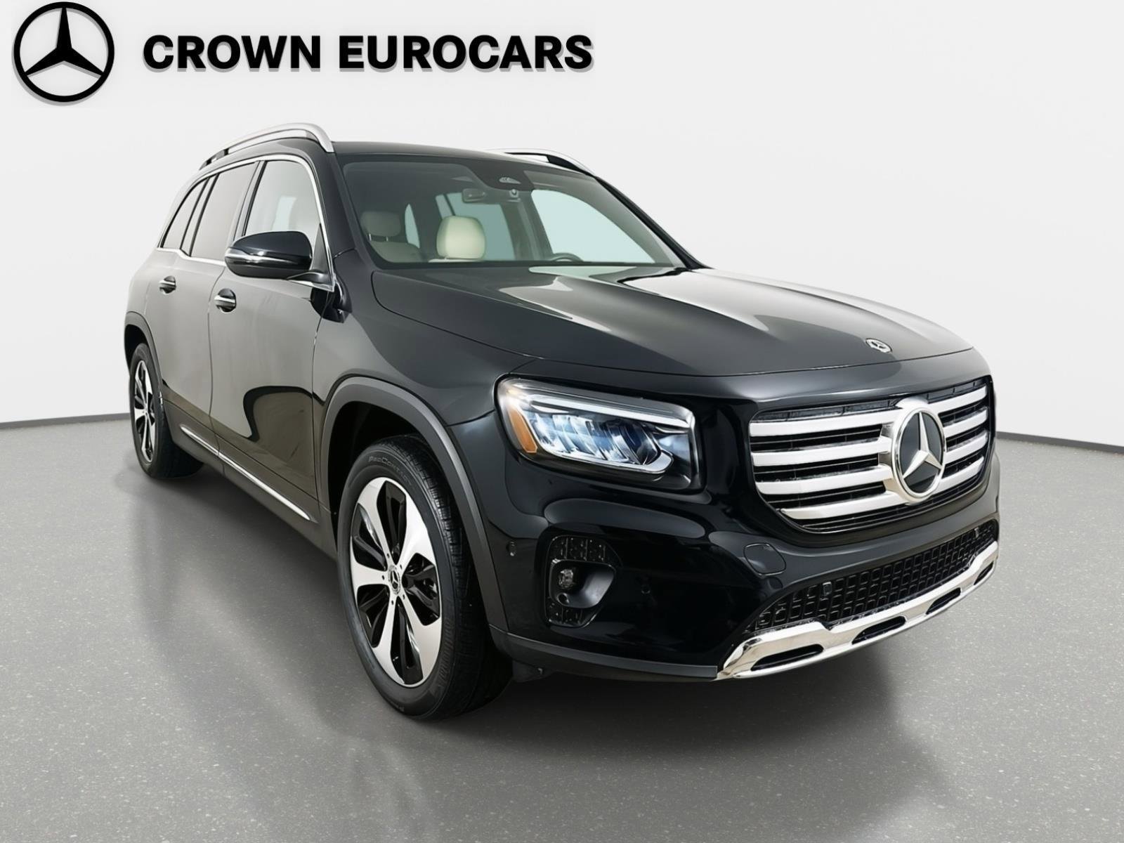 Used 2025 Mercedes-Benz GLB 250 4MATIC image 3