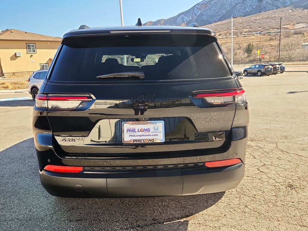 Used 2024 Jeep Grand Cherokee L Laredo image 5