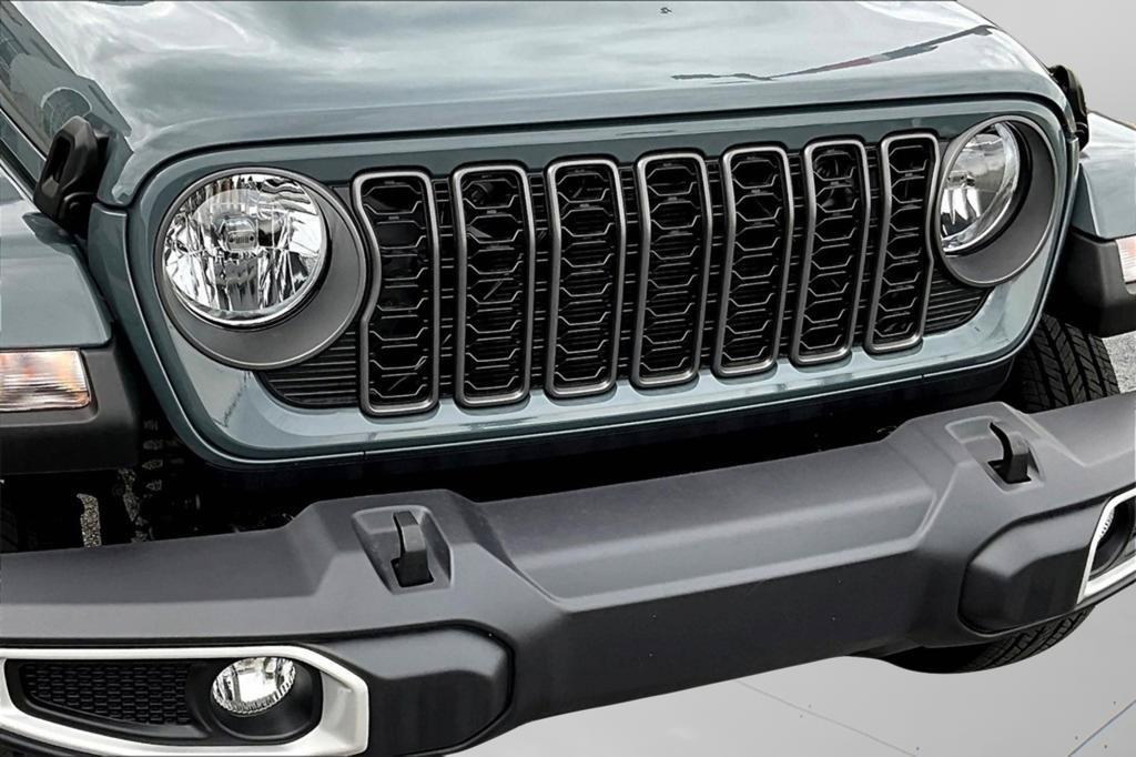 New 2025 Jeep Gladiator Sport AWD/4WD image 30