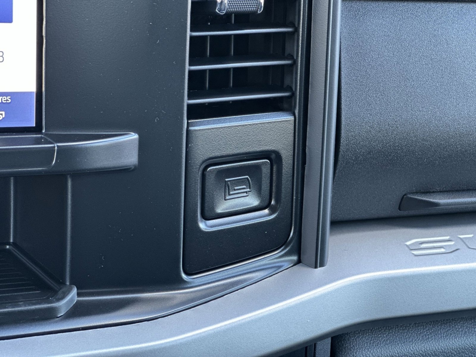 New 2026 Ford F250 XLT w/ FX4 Off-Road Package image 28