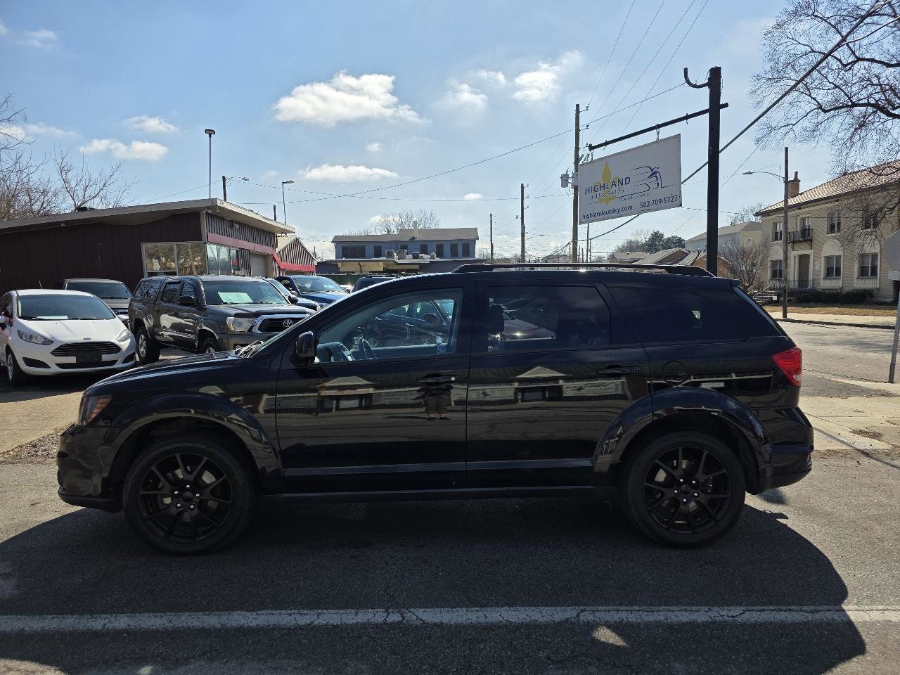 Used 2015 Dodge Journey SXT w/ Flexible Seating Group image 2