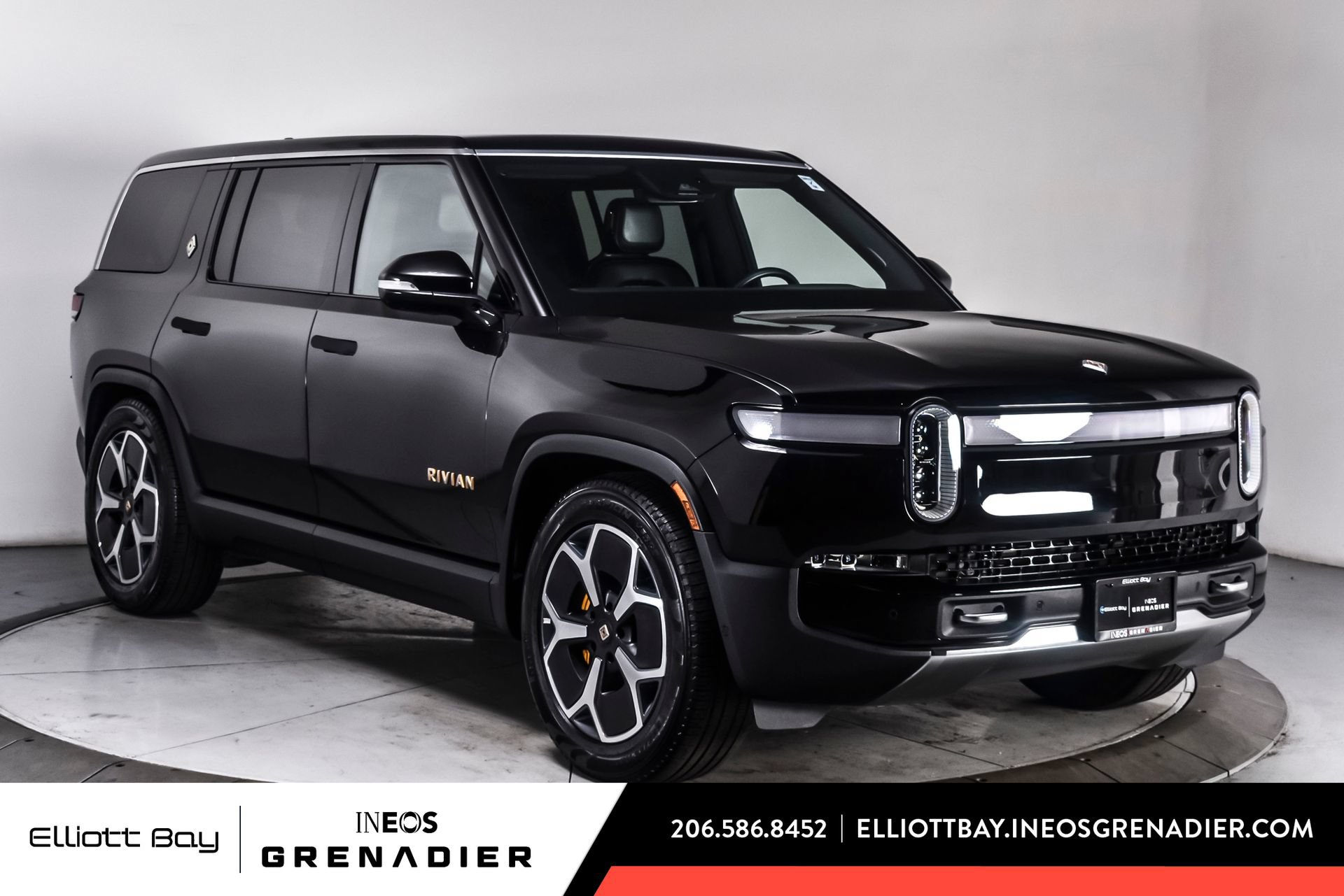 Used 2024 Rivian R1S Adventure AWD/4WD image 1