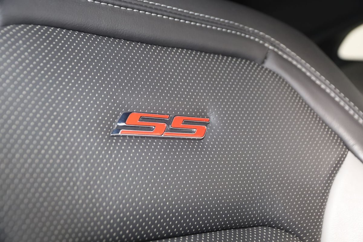 Used 2018 Chevrolet Camaro SS RWD image 15