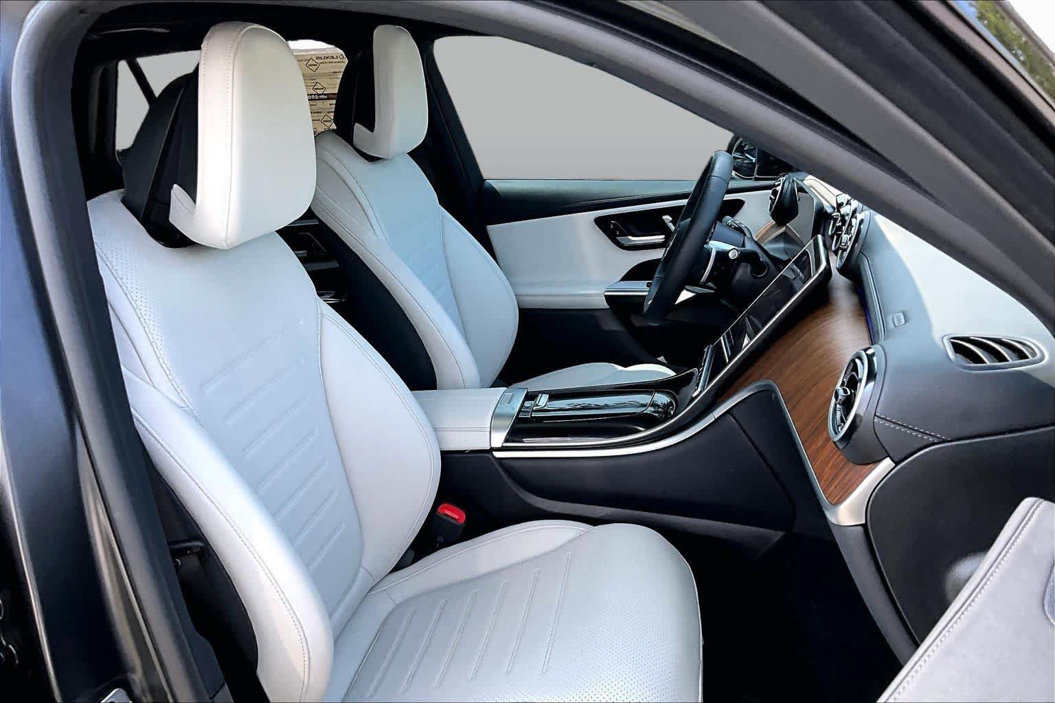 Used 2024 Mercedes-Benz GLC 300 4MATIC image 9