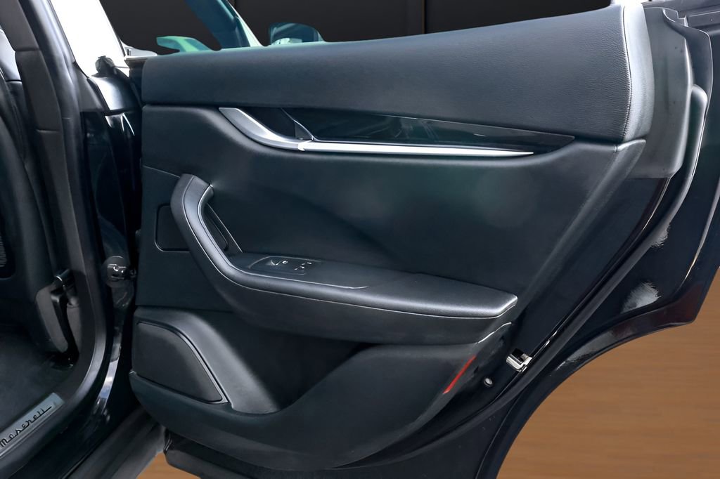 Used 2021 Maserati Levante image 24