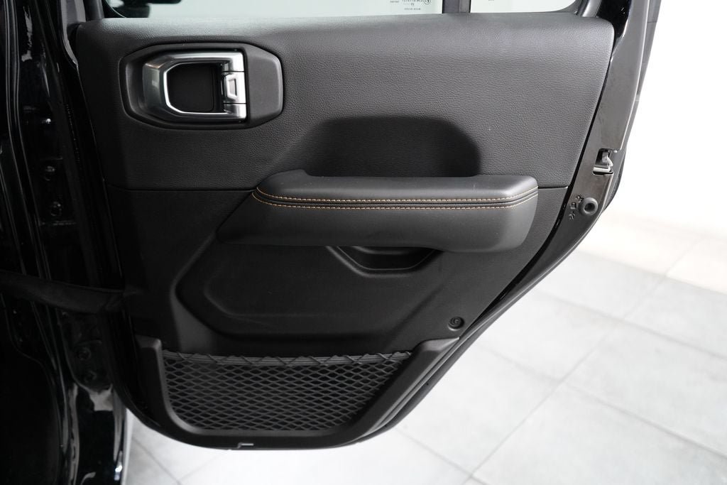 Used 2025 Jeep Wrangler Unlimited Sahara w/ Safety Group AWD/4WD image 19