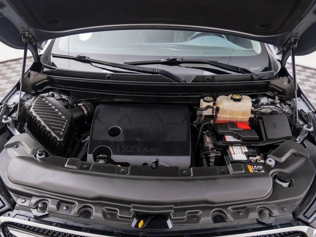 Used 2019 Buick Enclave Essence w/ LPO, Sport Appearance Package image 30