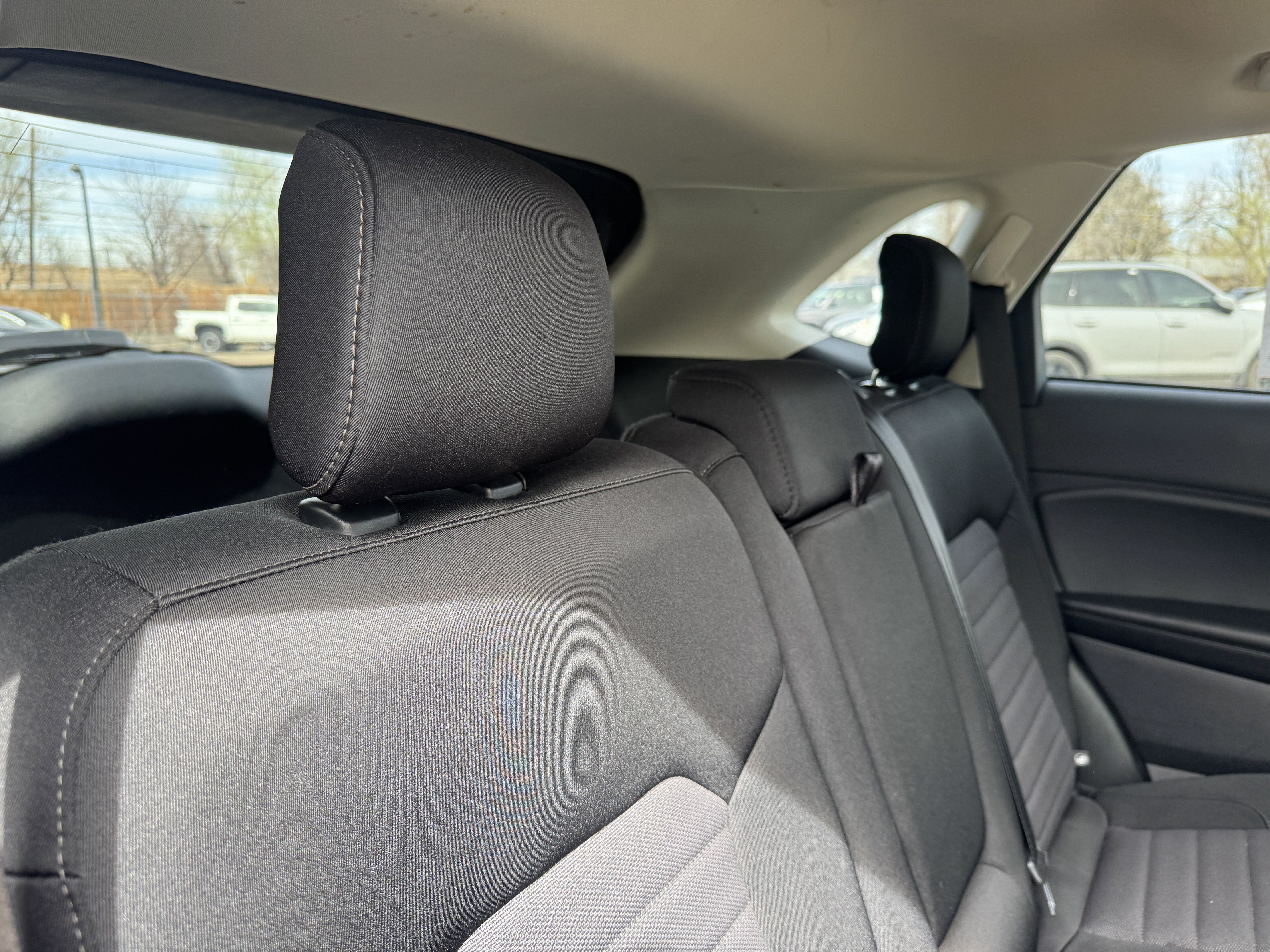 Used 2021 Ford Edge SE image 17