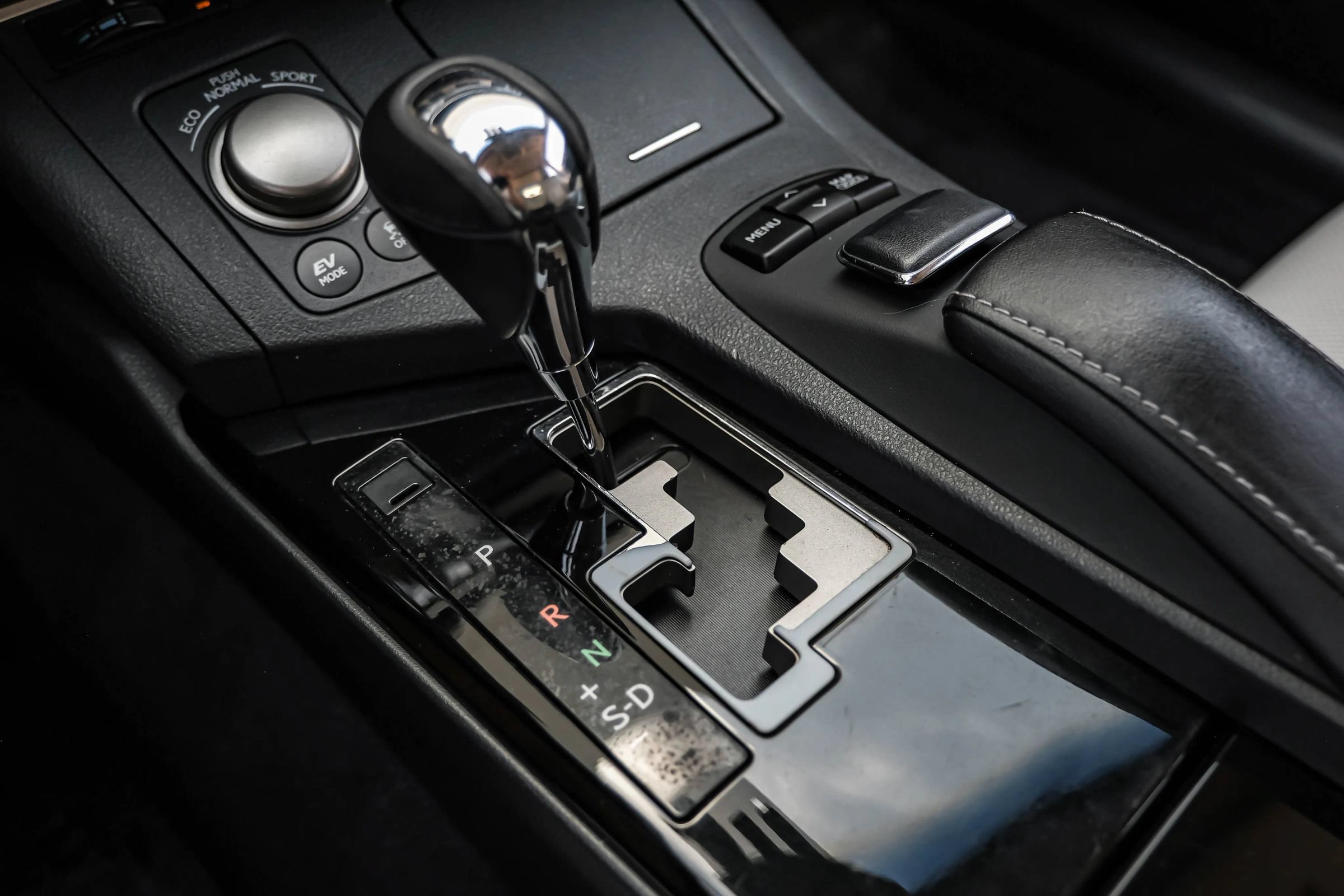 Used 2014 Lexus ES 300h w/ Luxury Package w/Bamboo Trim FWD image 23