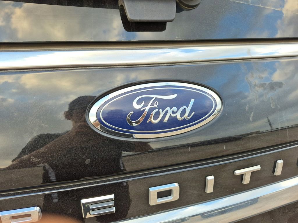 Used 2023 Ford Expedition Limited image 12