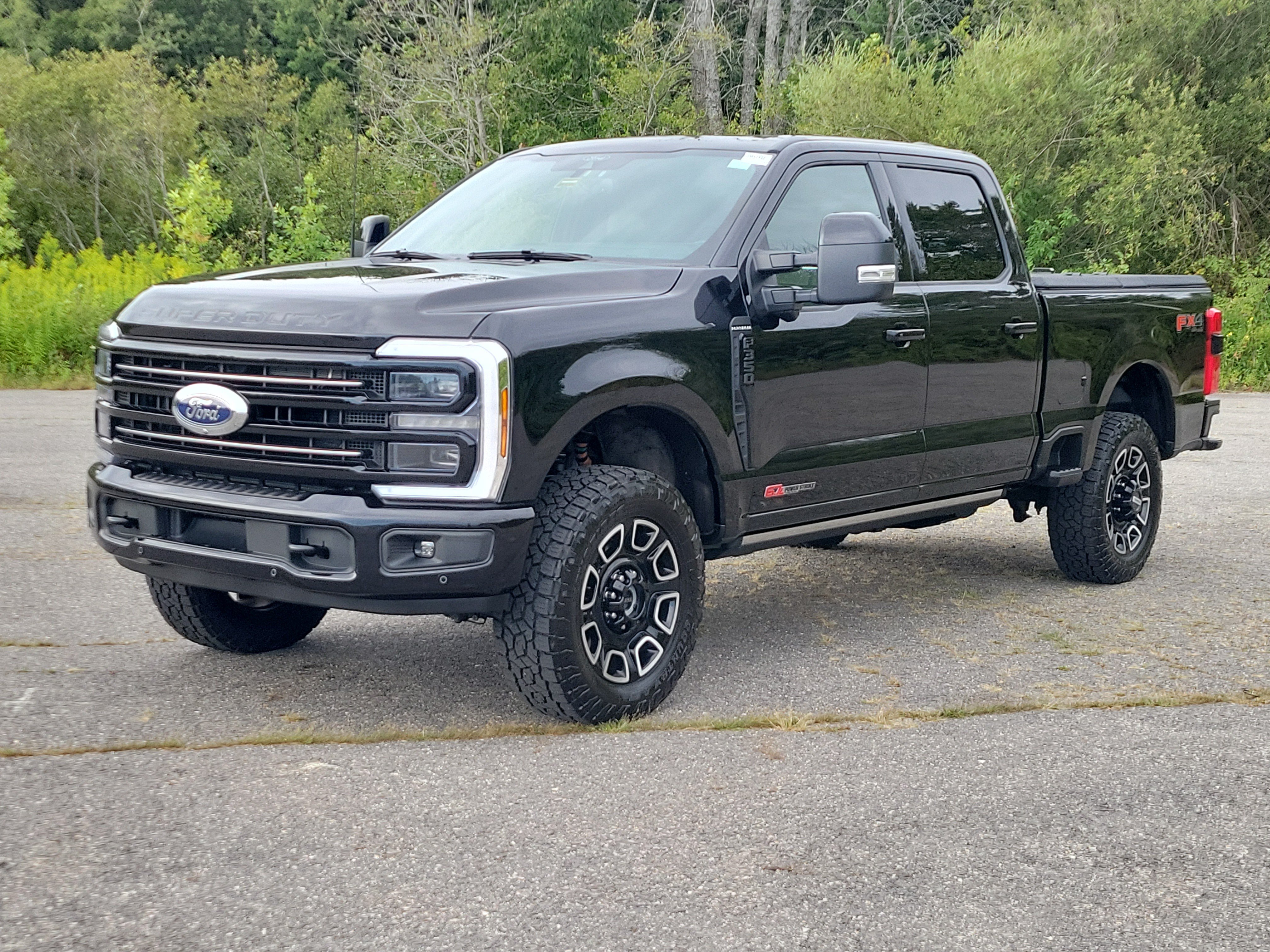 Used 2025 Ford F350 Platinum w/ FX4 Off-Road Package AWD/4WD image 1