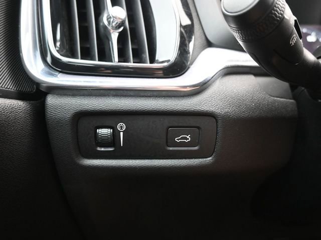 Used 2019 Volvo S60 T6 Momentum w/ Premium Package image 26