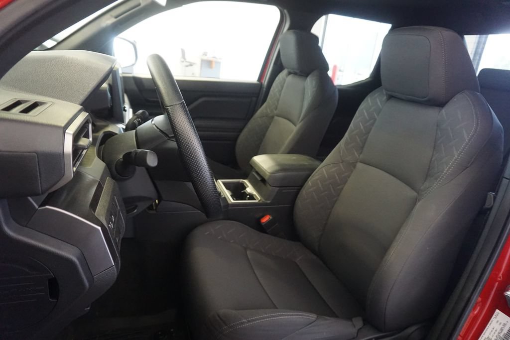 Used 2025 Toyota Tacoma SR5 AWD/4WD image 16