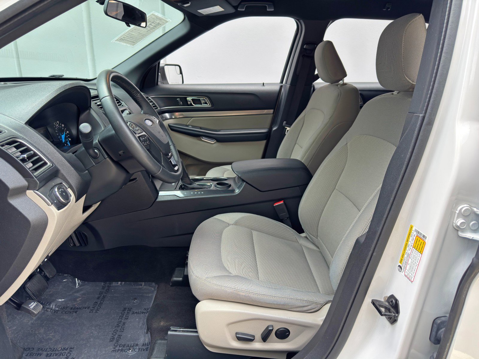 Used 2019 Ford Explorer XLT FWD image 14