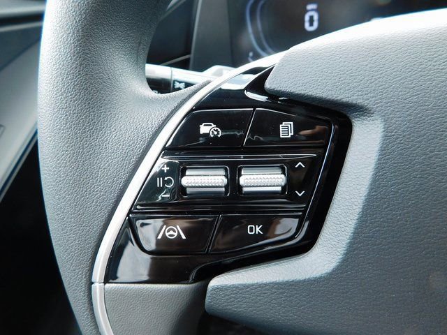 Used 2025 Kia Niro LX image 18
