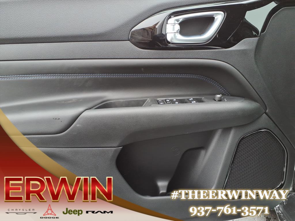 New 2026 Jeep Compass Latitude AWD/4WD image 22