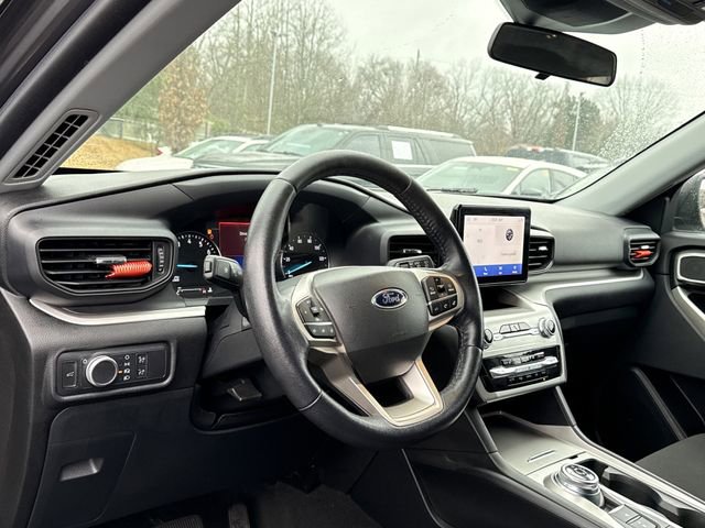 Used 2022 Ford Explorer XLT image 7