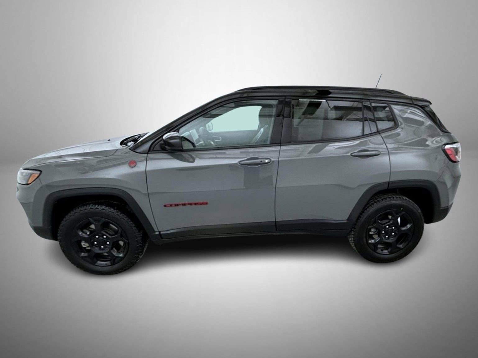 Used 2024 Jeep Compass Trailhawk image 8
