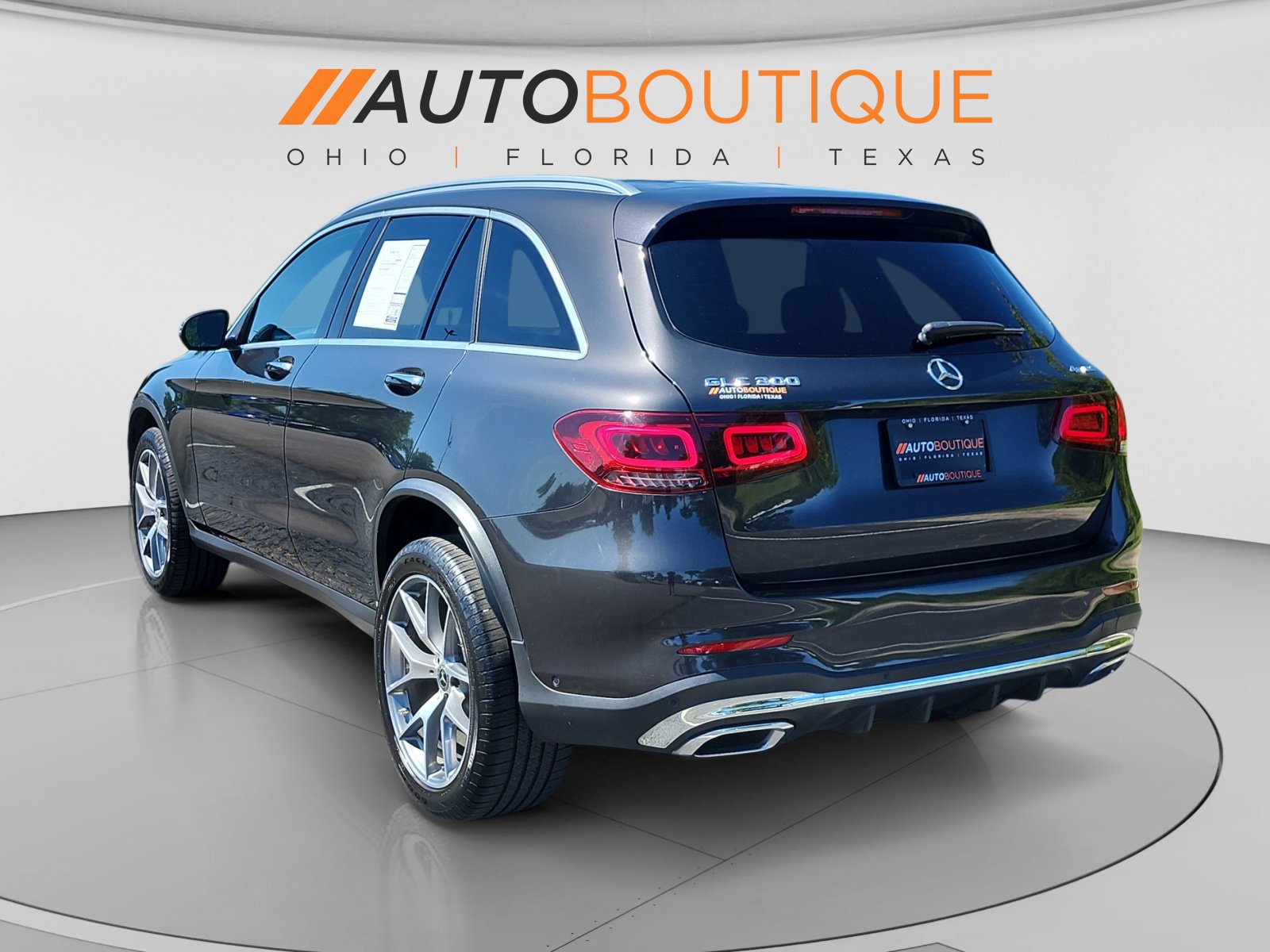Used 2022 Mercedes-Benz GLC 300 4MATIC w/ AMG Line image 3