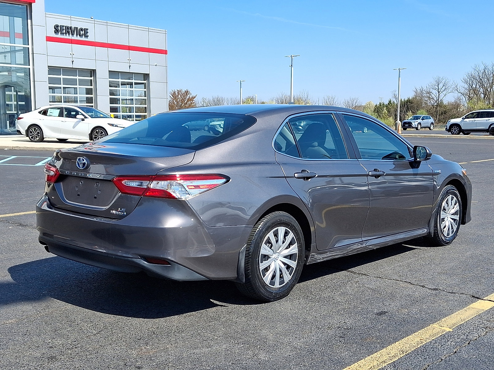 Used 2018 Toyota Camry LE image 6