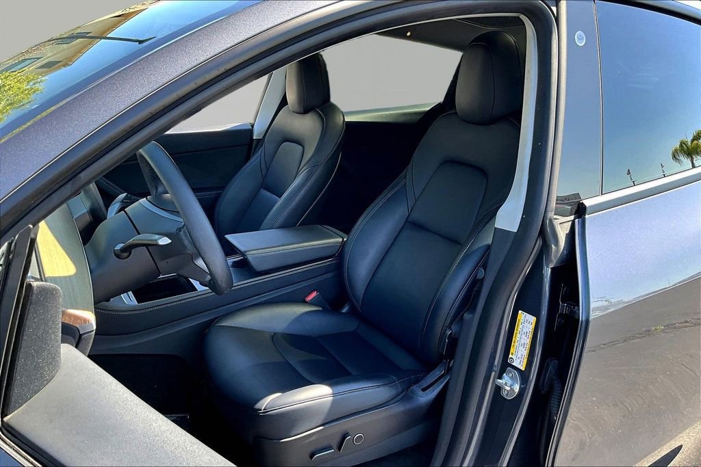 Used 2022 Tesla Model Y Long Range image 20