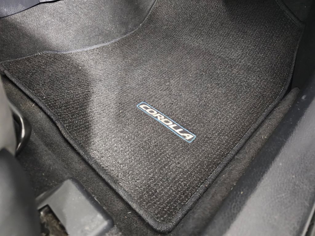 Used 2016 Toyota Corolla LE image 38