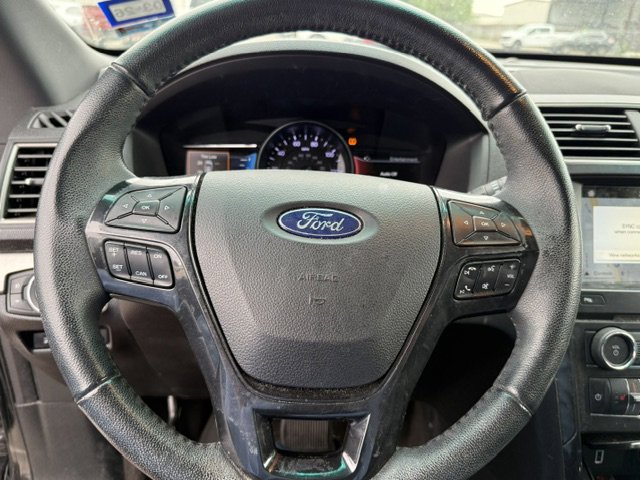 Used 2018 Ford Explorer XLT w/ Equipment Group 202A image 16