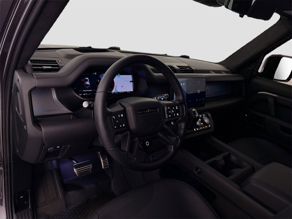 Used 2025 Land Rover Defender 110 image 9