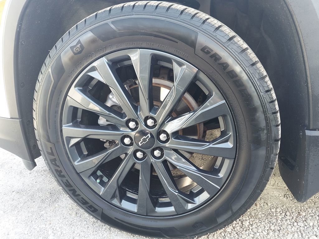 Used 2023 Chevrolet Traverse RS image 23